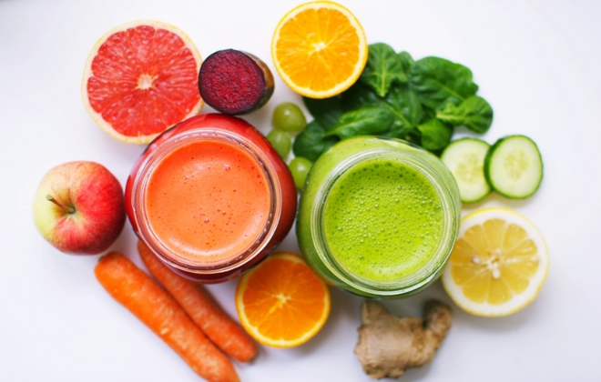 Детокс программа: Смузи с оранжевыми фруктами и овощами